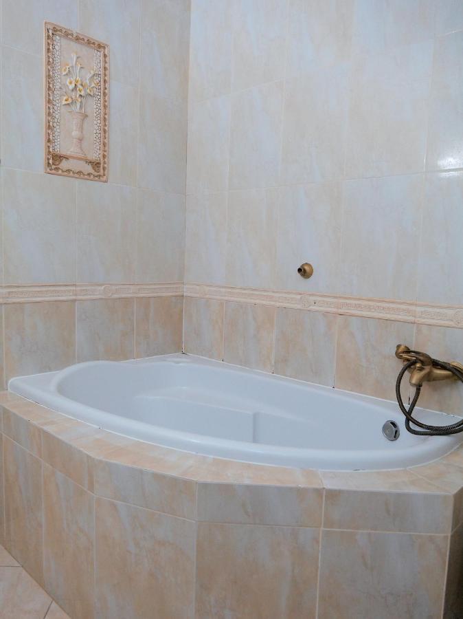 Sadyba Pochayiv Villa Pochaiv Bagian luar foto